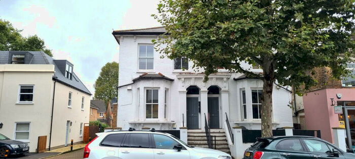 2 Bedroom Flat To Rent In Lordship Lane, London, SE22