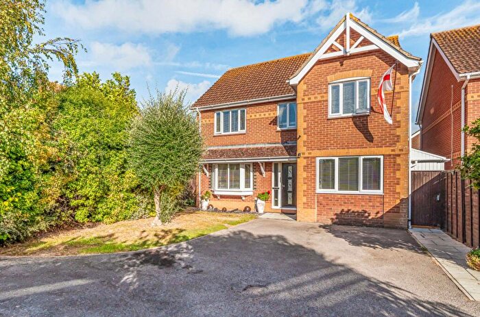 5 Bedroom Detached House For Sale In Mixon Close, Selsey, PO20
