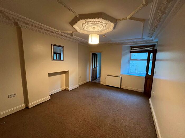 1 Bedroom Flat To Rent In Flat Rossmore Mansions, Paragon Road, Weston-Super-Mare, BS23