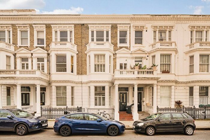 2 Bedroom Flat To Rent In Perham Road, West Kensington, W14
