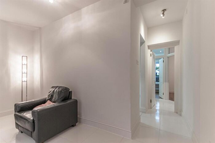 2 Bedroom Apartment To Rent In Fitzjohn Avenue, Hampstead, NW3