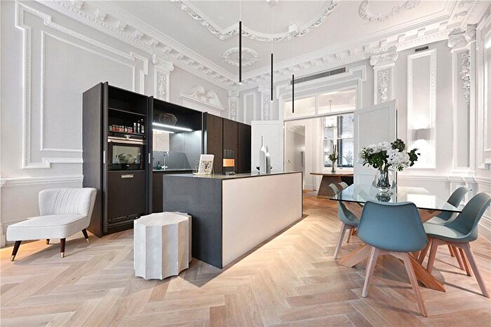 2 Bedroom Flat To Rent In Inverness Terrace, Bayswater, W2