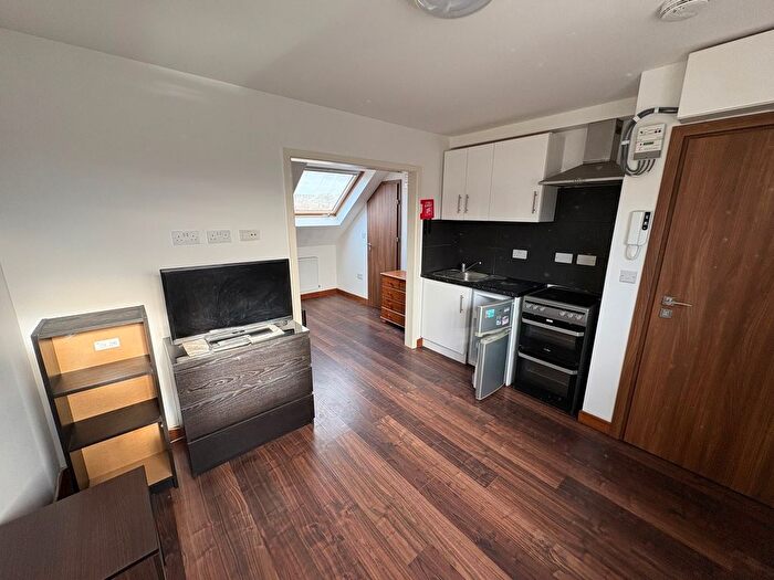 1 Bedroom Flat To Rent In Chalvey Road East, Slough, SL1