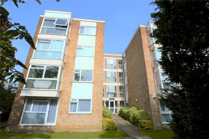 2 Bedroom Apartment To Rent In Lancaster Road, London, SE25