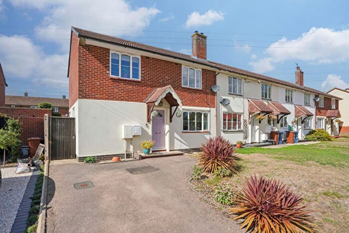 2 Bedroom End Of Terrace House For Sale In East Hawthorn Road, Ambrosden, OX25