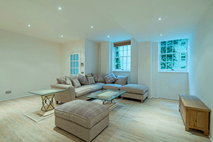 2 Bedroom Apartment To Rent In South Lodge, Circus Road, London, NW8