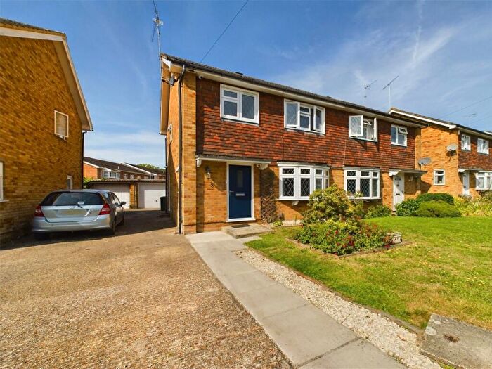 3 Bedroom Semi Detached House For Sale In Burlsdon Way, Bullbrook, Bracknell, Berkshire, RG12
