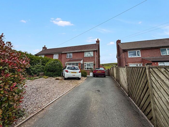 5 Bedroom Semi-Detached House For Sale In Harris Road, Buxton, SK17
