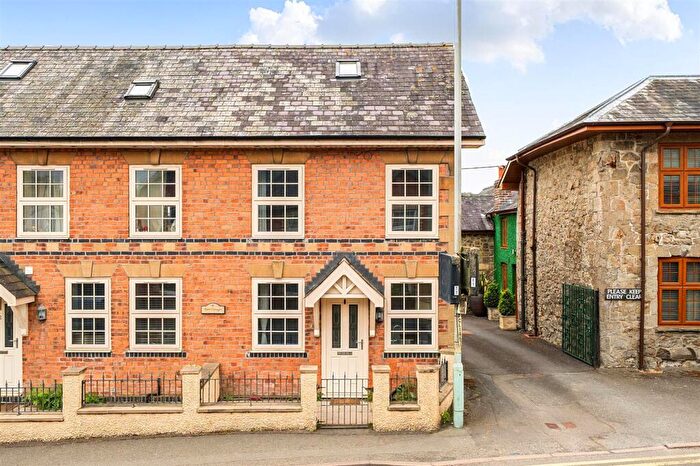 3 Bedroom Semi Detached House For Sale In Crossgates, Llandrindod Wells, LD1