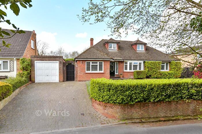 4 Bedroom Chalet For Sale In Round Street, Sole Street, Kent, DA13