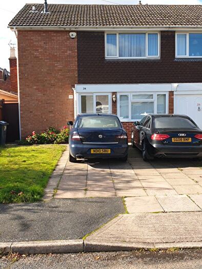3 Bedroom Semi-Detached House To Rent In Hilltop Drive, Birmingham, B36