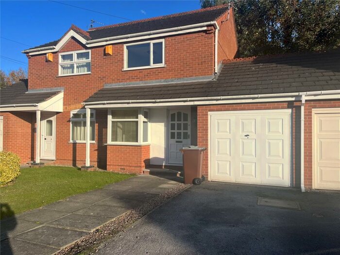 2 Bedroom House To Rent In Paddock Close, Nottingham, NG6