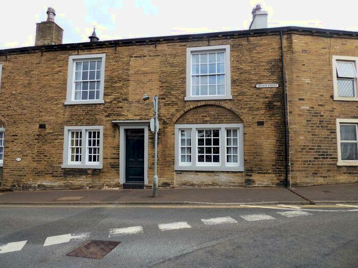 3 Bedroom Detached House To Rent In Church Street, Brighouse, HD6