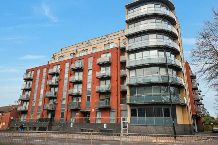 1 Bedroom Flat To Rent In Bath Road, Slough, SL1
