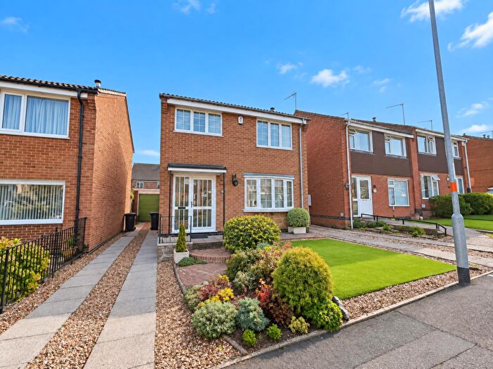 2 Bedroom Detached House For Sale In Maclean Close, Abington Vale, Northampton, NN3