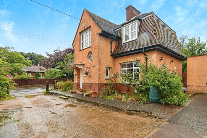 3 Bedroom Detached House For Sale In Mundesley Road, Overstrand, Norfolk, NR27