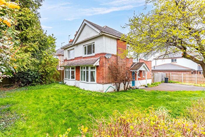 4 Bedroom Maisonette For Sale In Stokewood Road, Bournemouth, Dorset, BH3