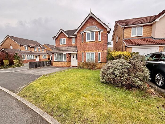 4 Bedroom Detached House To Rent In Rowans Close, Stalybridge, SK15