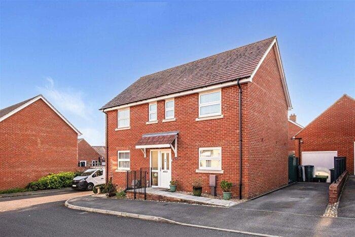 4 Bedroom Detached House For Sale In Brushwood Grove, Emsworth, PO10