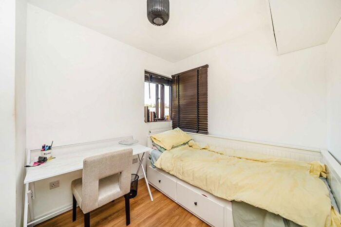 2 Bedroom Flat To Rent In Brassey Road, London, NW6