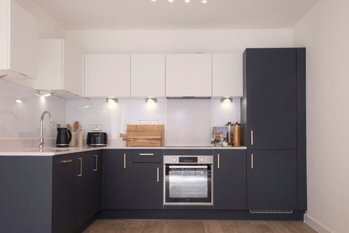 2 Bedroom Apartment To Rent In Brightwells Yard, Old Market Place, Farnham, GU9