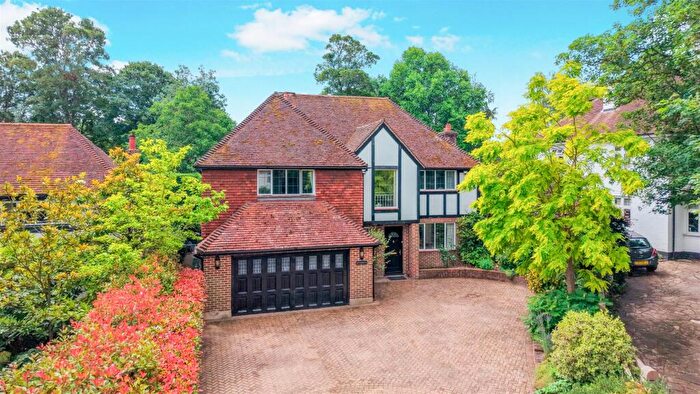 5 Bedroom Detached House For Sale In The Wood End, Wallington, SM6