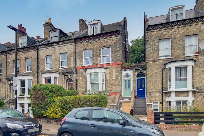 2 Bedroom Maisonette To Rent In Regina Road, London, N4