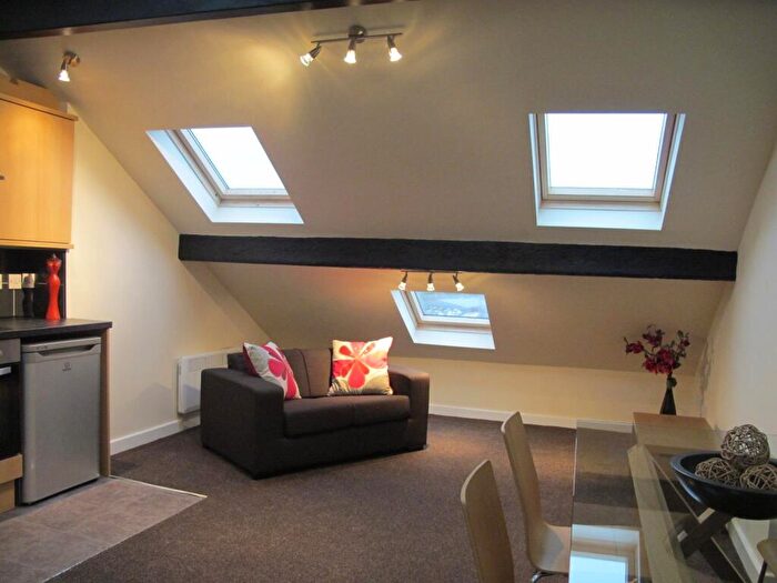 1 Bedroom Flat To Rent In Briggate, Shipley, West Yorkshire, BD17