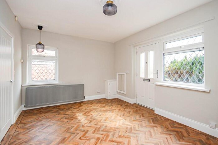 1 Bedroom Semi-Detached Bungalow To Rent In Canterbury Road, Davyhulme, Manchester, M41