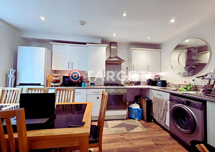 2 Bedroom Flat To Rent In Forest Road, London, N9