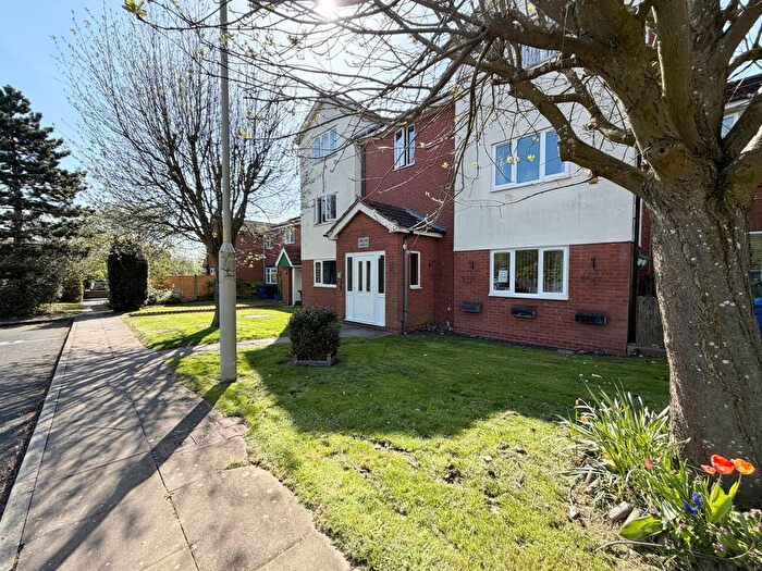 2 Bedroom Flat For Sale In Foxdale Drive, Brierley Hill, DY5