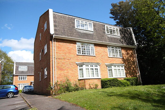 1 Bedroom Flat To Rent In The Birches, Woking, GU22