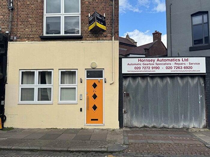 1 Bedroom Flat For Sale In Mount Pleasant Crescent, London, N4