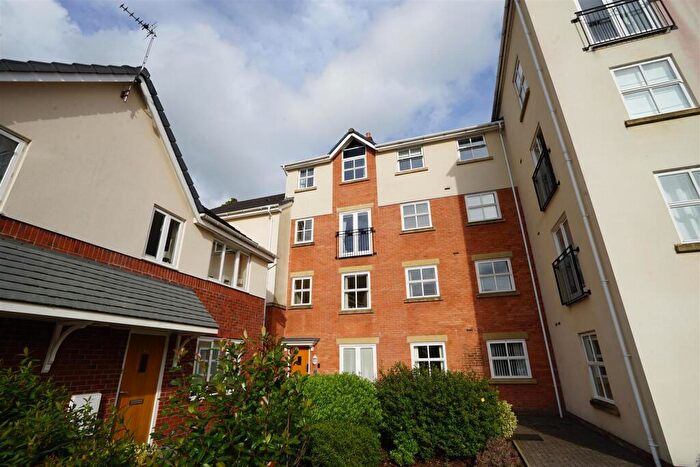2 Bedroom Flat To Rent In Clarendon Gardens, Bromley Cross, Bolton, BL7