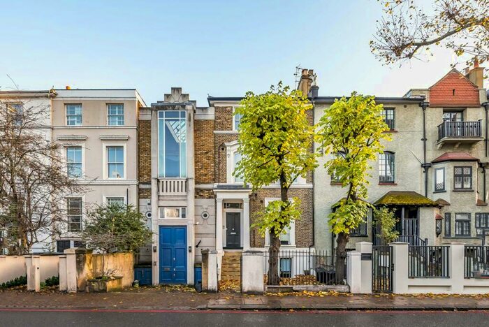 2 Bedroom Maisonette To Rent In Edith Grove, Chelsea, London, SW10