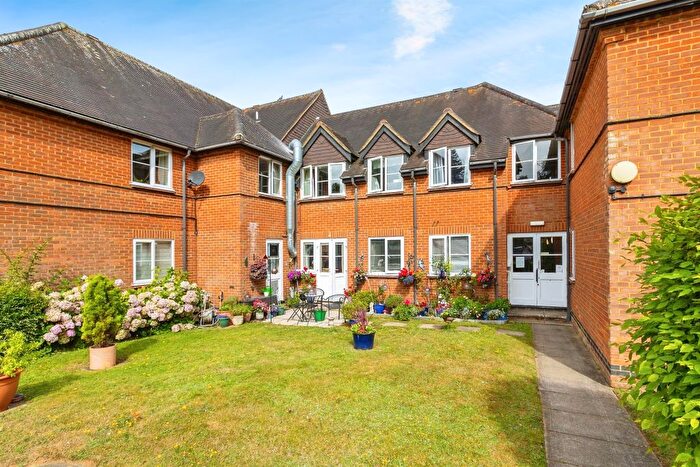 1 Bedroom Flat For Sale In Woburn Road, Woburn Sands, Milton Keynes, MK17