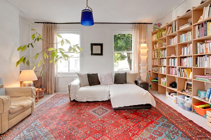 3 Bedroom Flat To Rent In Brighton Road, London, N16