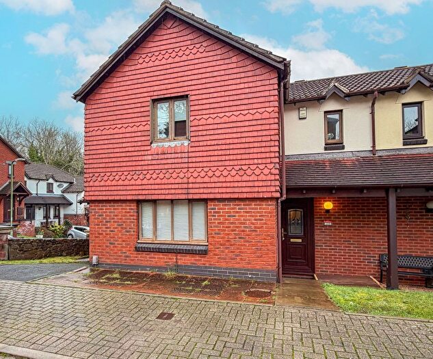 3 Bedroom Semi Detached House For Sale In Mariners Way, Paignton, TQ3