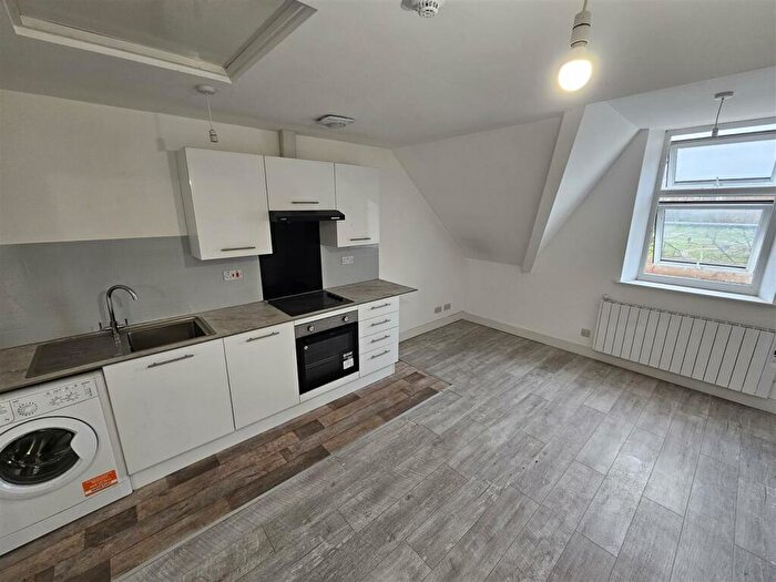 1 Bedroom Apartment To Rent In Ferry Road, Grangetown, Cardiff, CF11