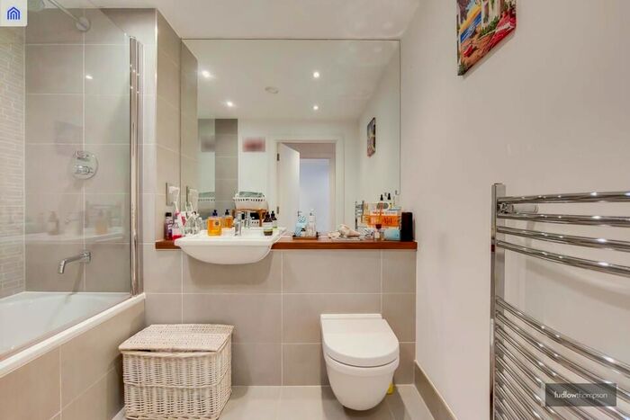 1 Bedroom Flat For Sale In Offenham Road, London, SW9