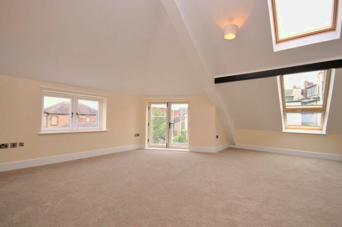 2 Bedroom Flat To Rent In Queens Road, Richmond, DL10