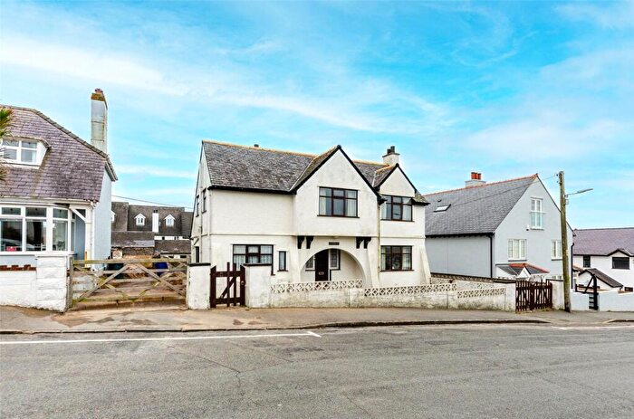4 Bedroom Detached House For Sale In Glan Y Mor Road, Rhosneigr, Isle Of Anglesey, LL64