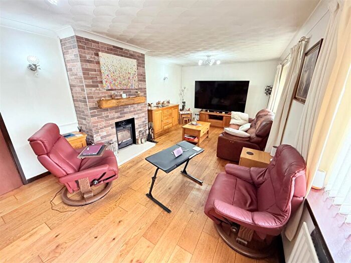 3 Bedroom Detached Bungalow For Sale In Harvey Close, Finningley, Doncaster, DN9