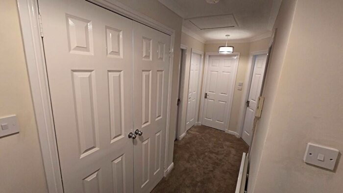 2 Bedroom Flat To Rent In Oxford Street, Glasgow, G5