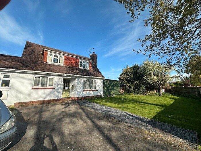 4 Bedroom Detached House For Sale In West Lane, Hayling Island, Hampshire, PO11