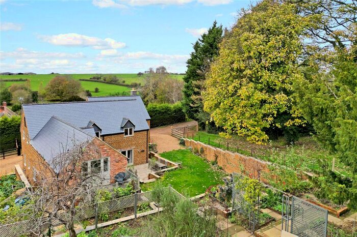 4 Bedroom Detached House For Sale In Farnborough, Banbury, Oxfordshire, OX17