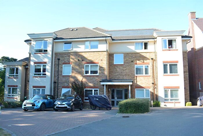 2 Bedroom Apartment To Rent In Dalmeny Way, Epsom, Surrey, KT18