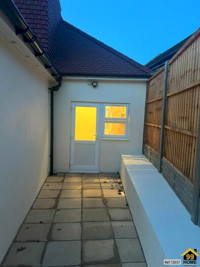 Studio To Rent In Aultone Way, Sutton, Surrey, SM1