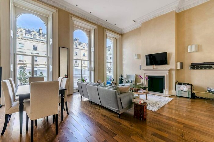 2 Bedroom Maisonette To Rent In Queens Gate Terrace, South Kensington, London, SW7