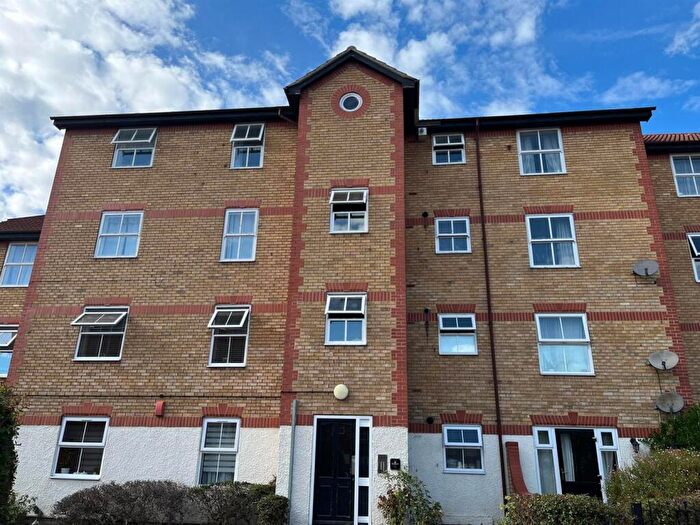 1 Bedroom Flat To Rent In Kennet Square, Kings Place, CR4